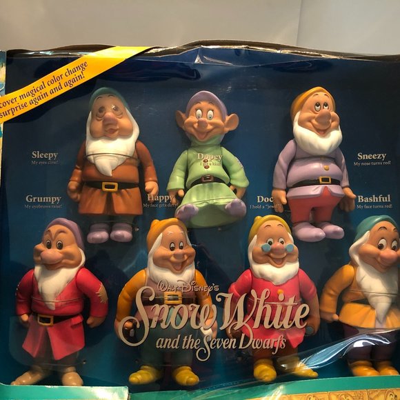 NIB Walt Disney Snow White & The Seven Dwarfs Gift Set - Picture 4 of 11